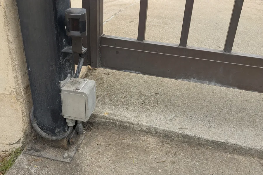 Driveway gate operator and drive hardware in Lewisville, TX